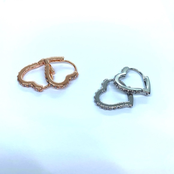 🌟 Silver 925 Huggie Hoop Heart Earrings CZ - Picture 3 of 7